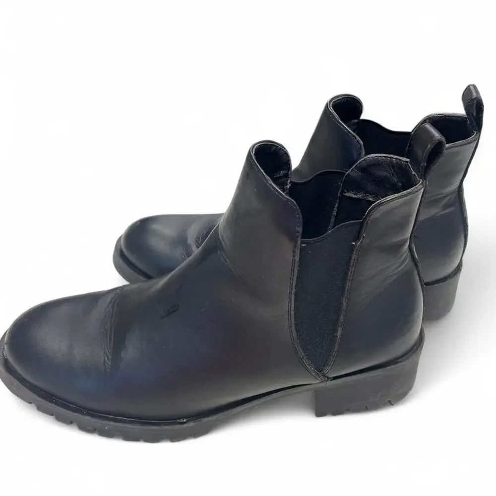 Black leather chelsea boots